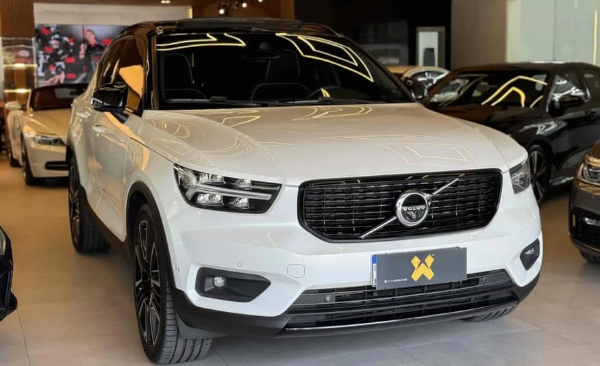 VOLVO XC40