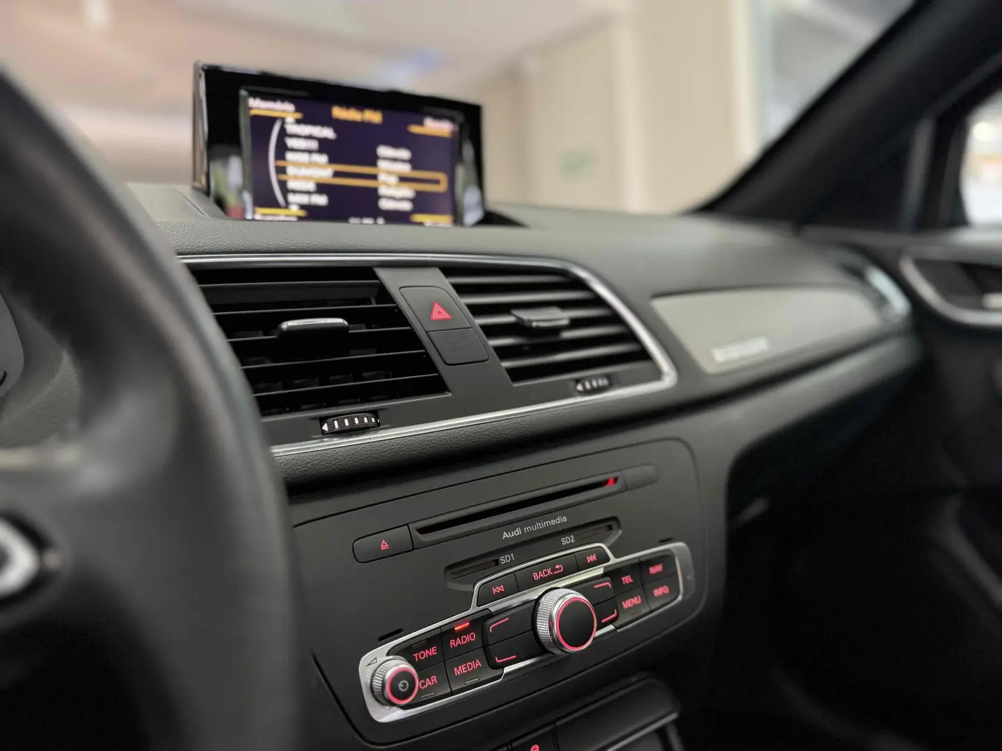 AUDI Q3