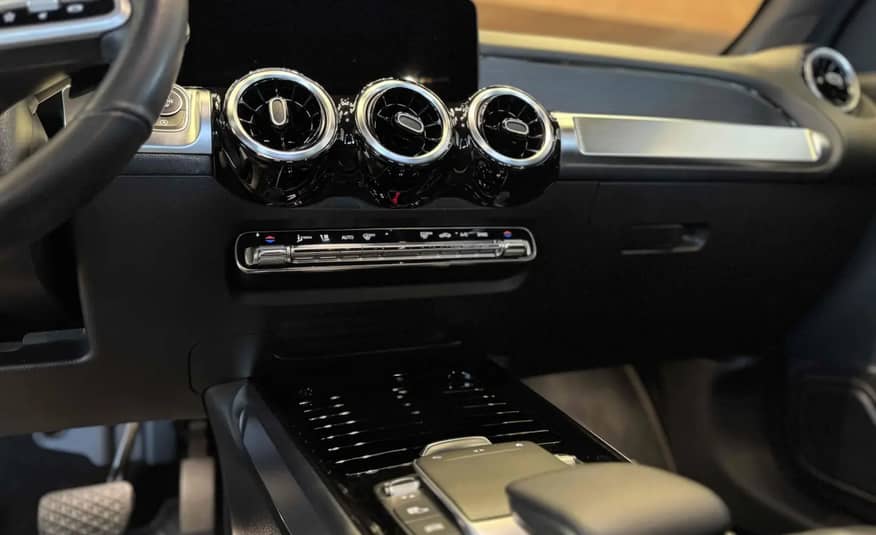 MERCEDES-BENZ GLB 200