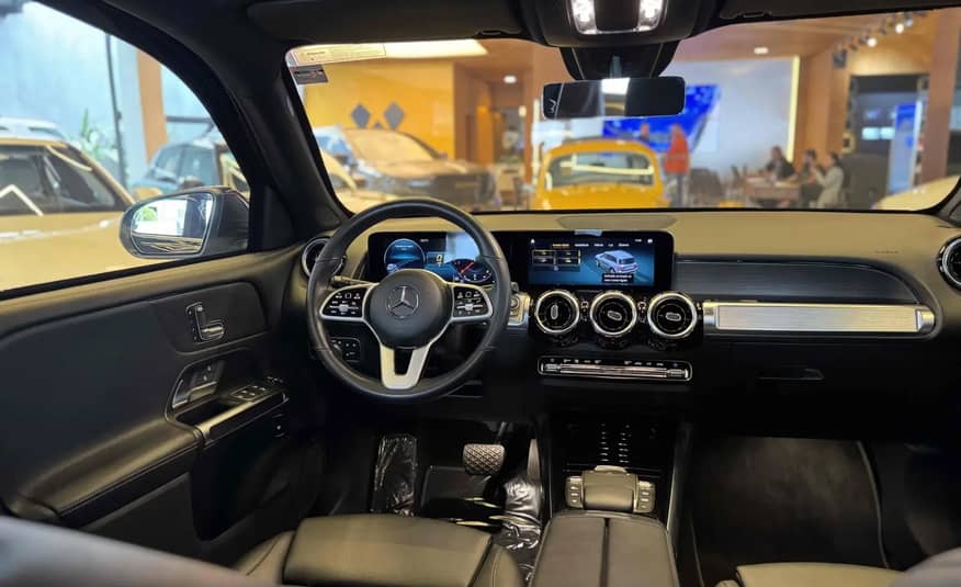 MERCEDES-BENZ GLB 200