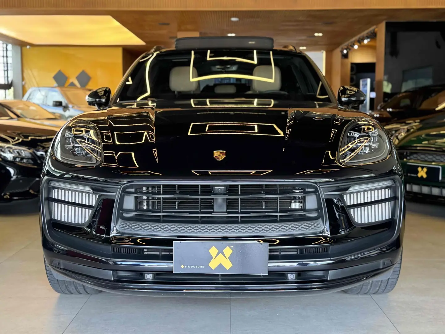 PORSCHE MACAN