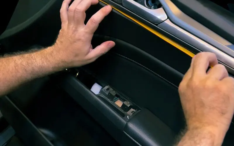 Como instalar LED interno no carro?