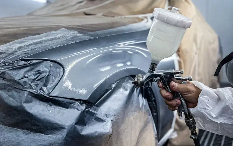 Como fazer reparo na pintura do carro: restaurando o visual