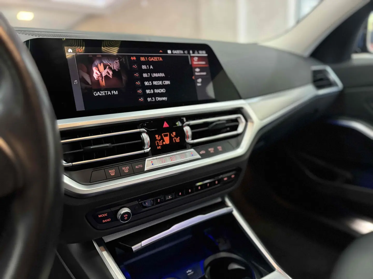 BMW 320I