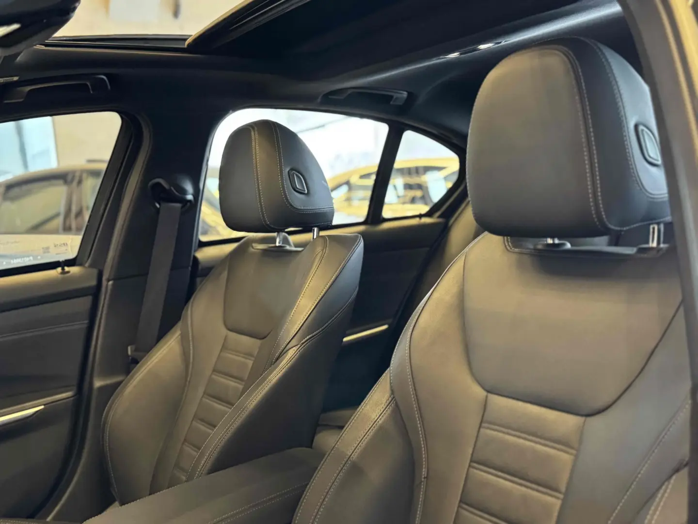 BMW 320I