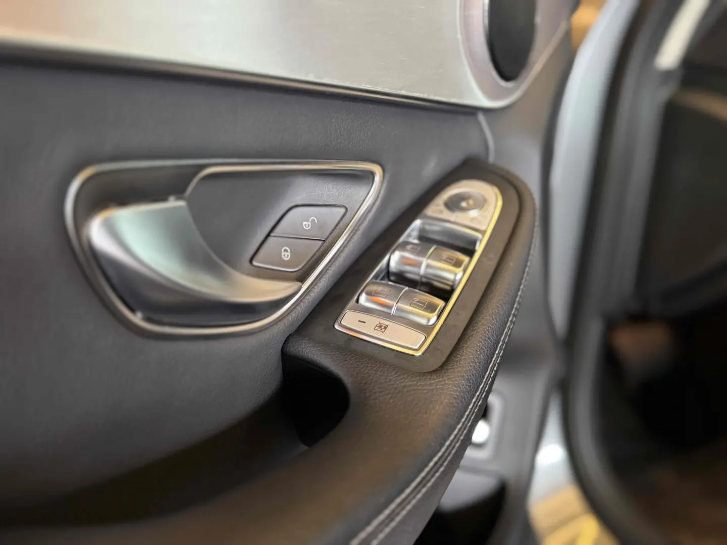 MERCEDES – BENZ C 180