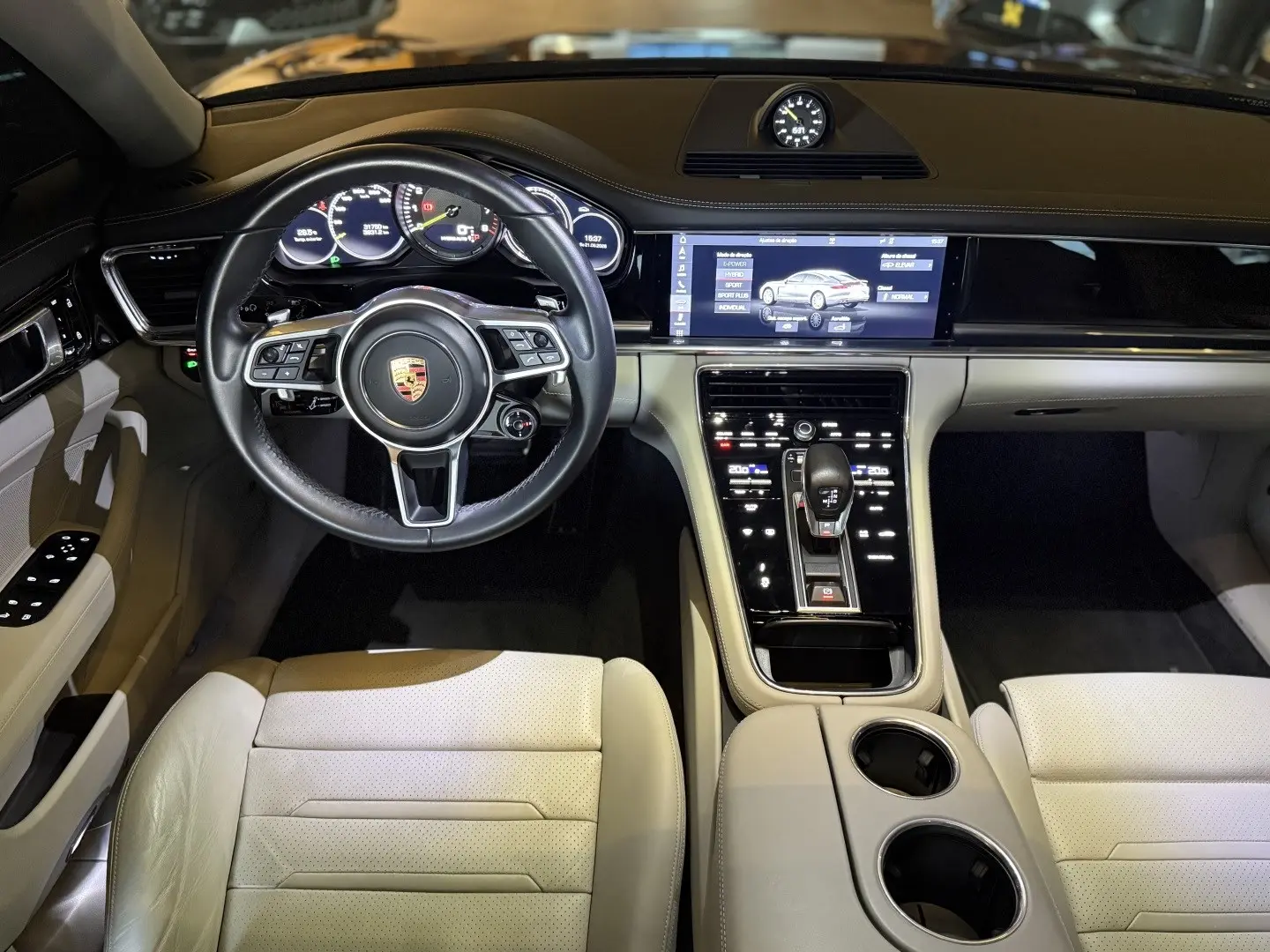 PORSCHE PANAMERA