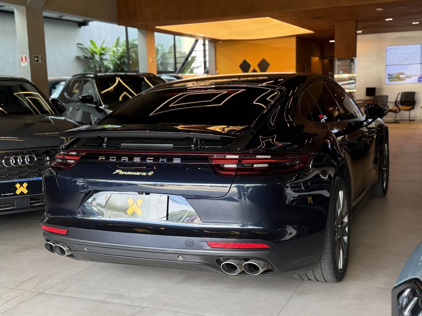 PORSCHE PANAMERA