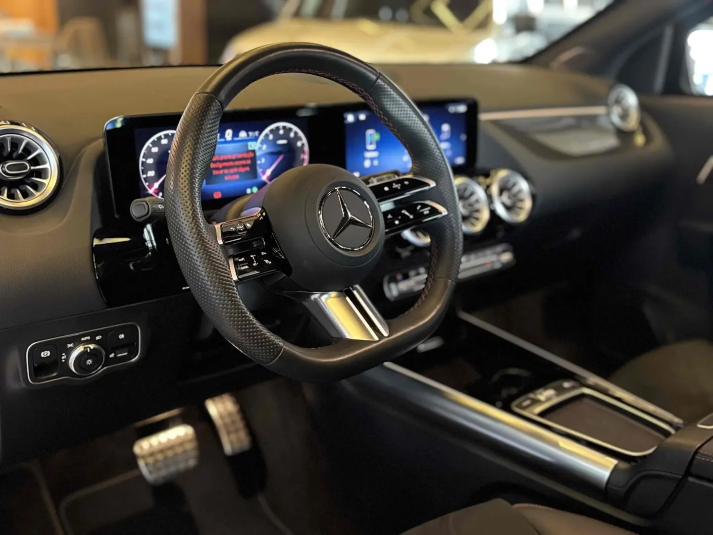 MERCEDES BENZ GLA 200