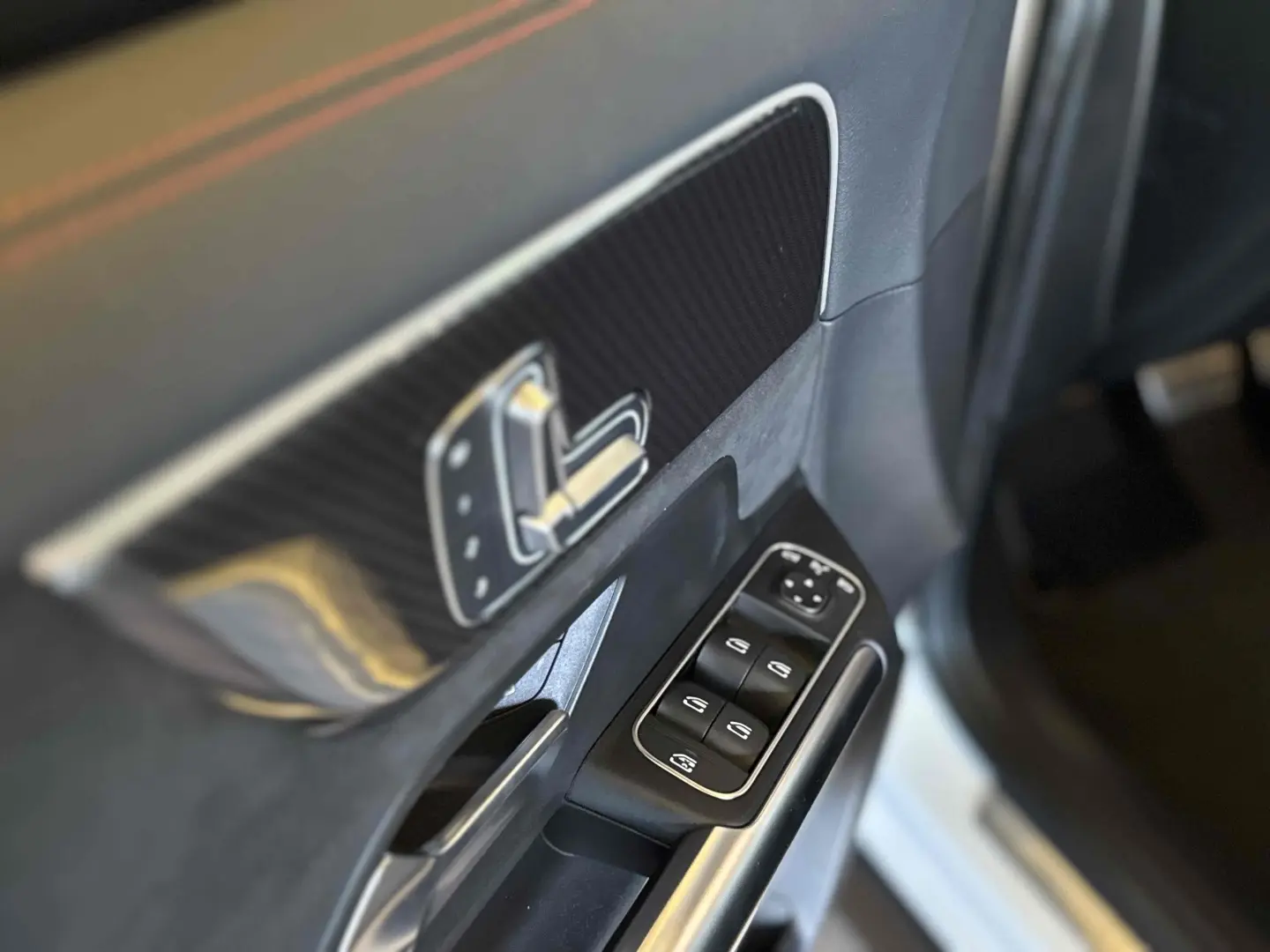 MERCEDES BENZ GLA 200