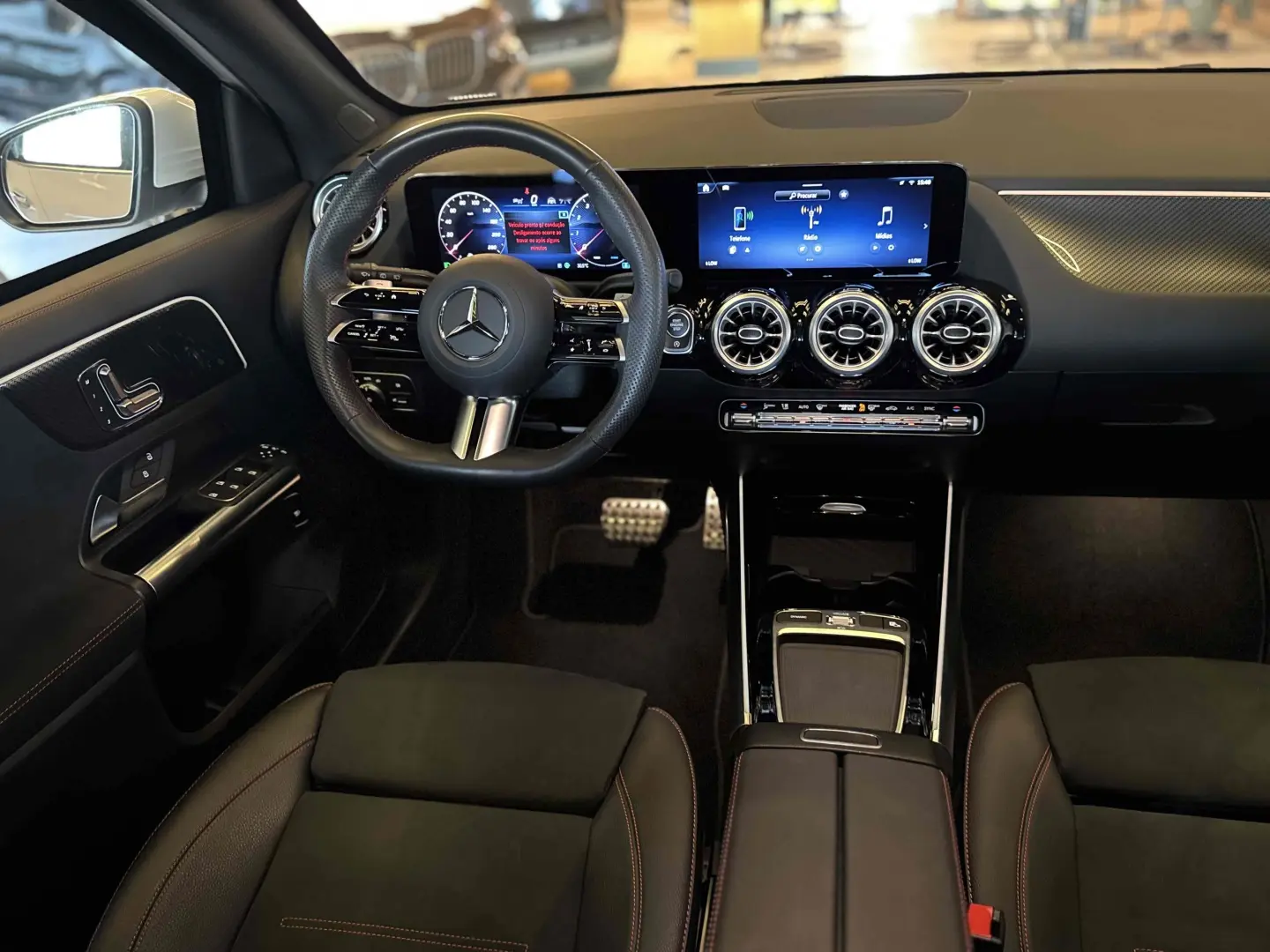 MERCEDES BENZ GLA 200