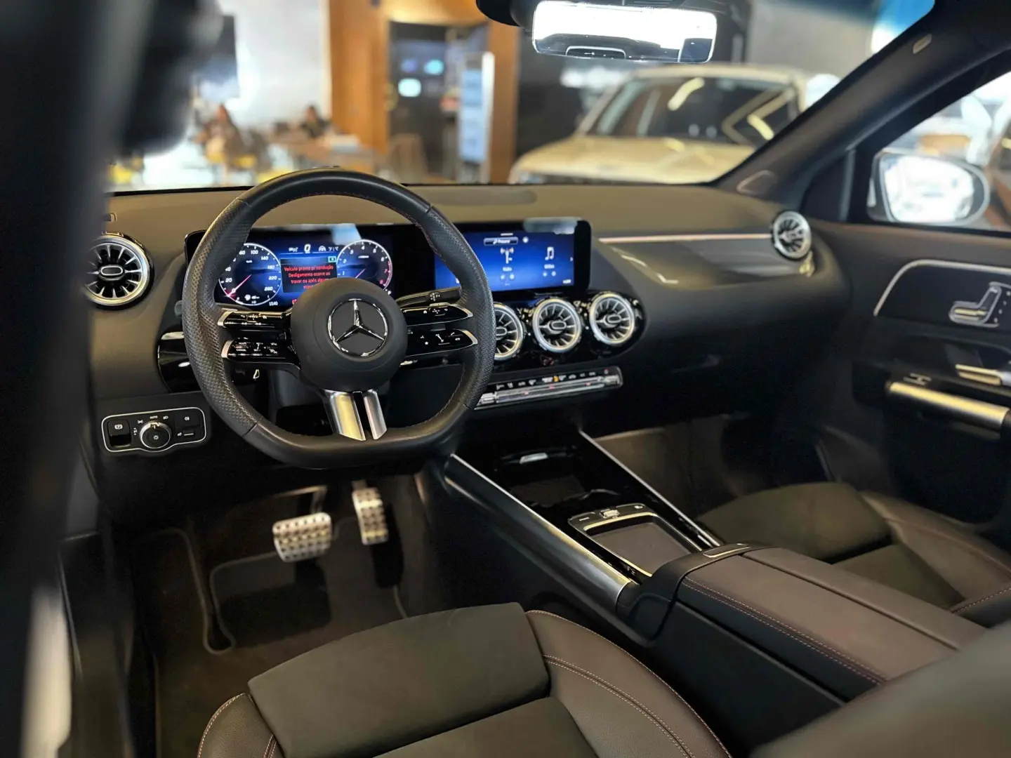 MERCEDES BENZ GLA 200