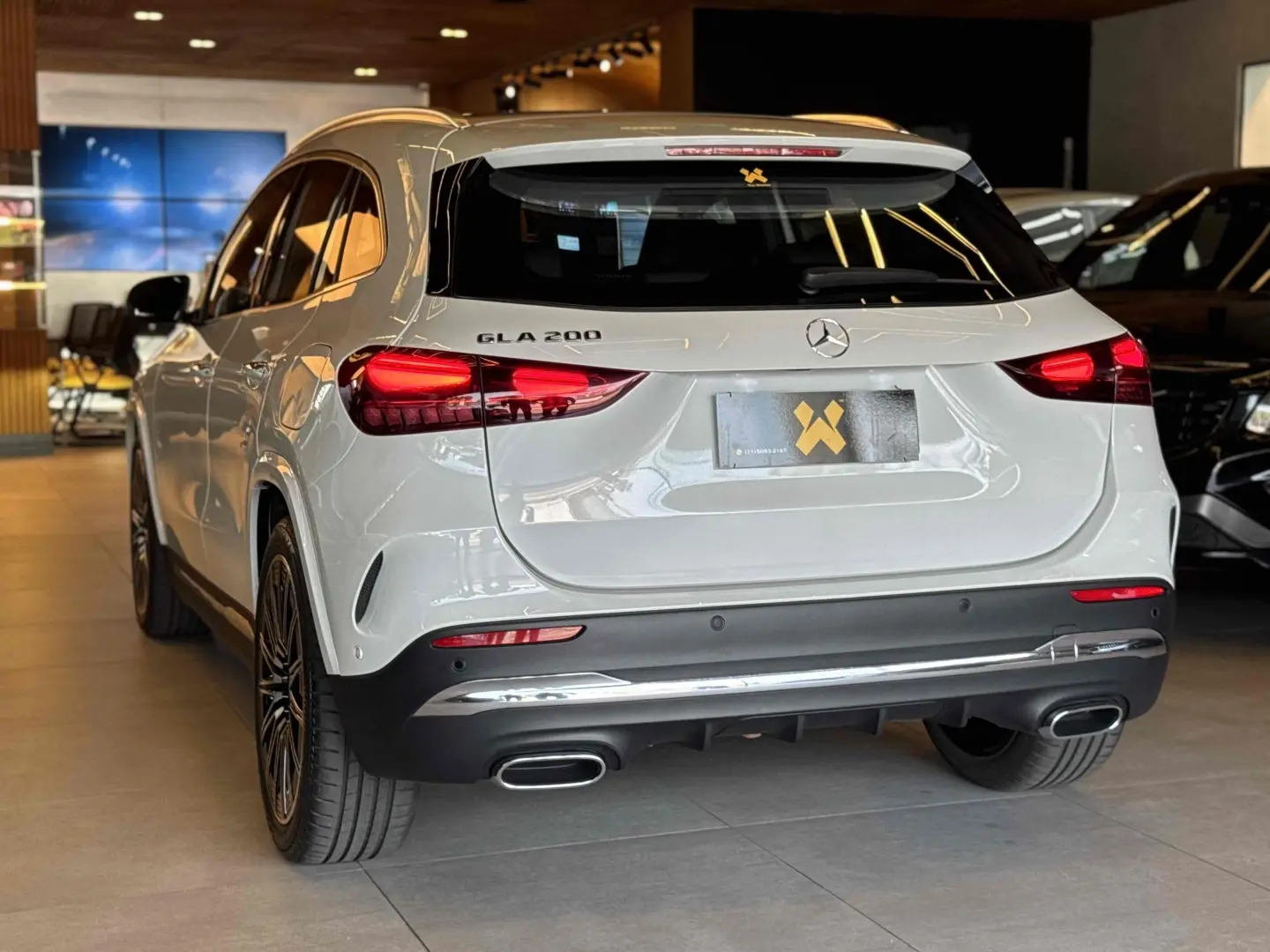 MERCEDES BENZ GLA 200