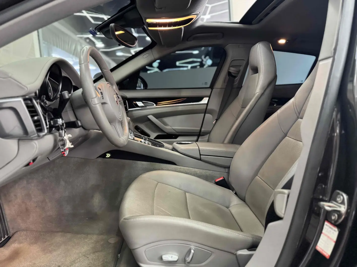 PORSCHE PANAMERA