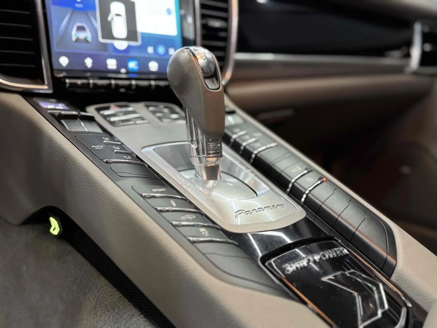 PORSCHE PANAMERA