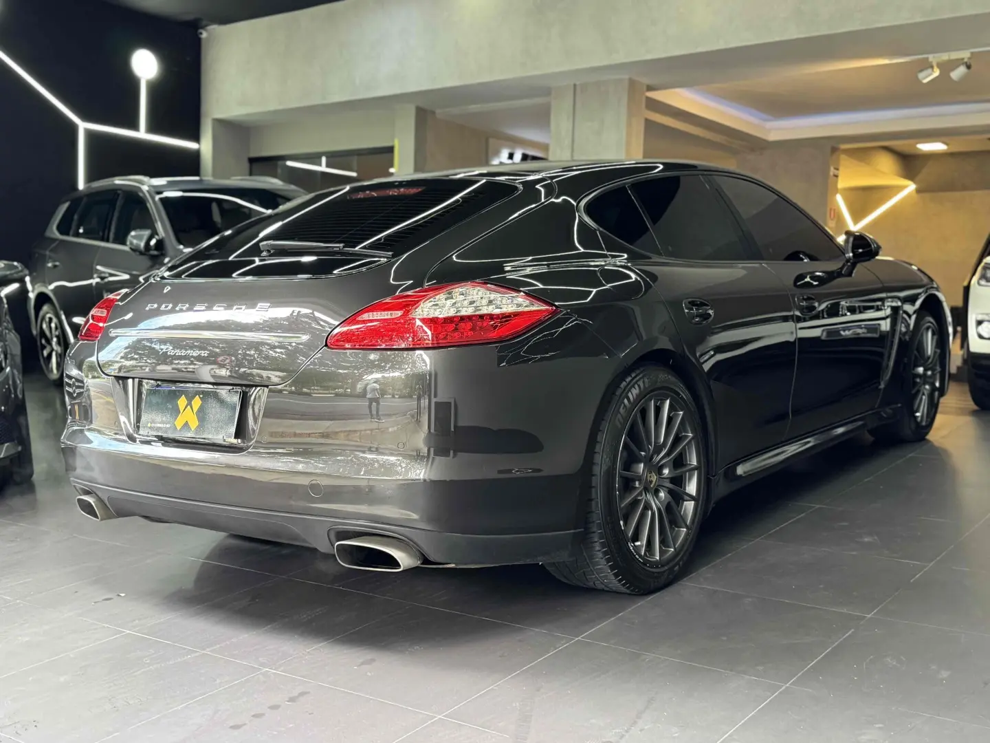 PORSCHE PANAMERA