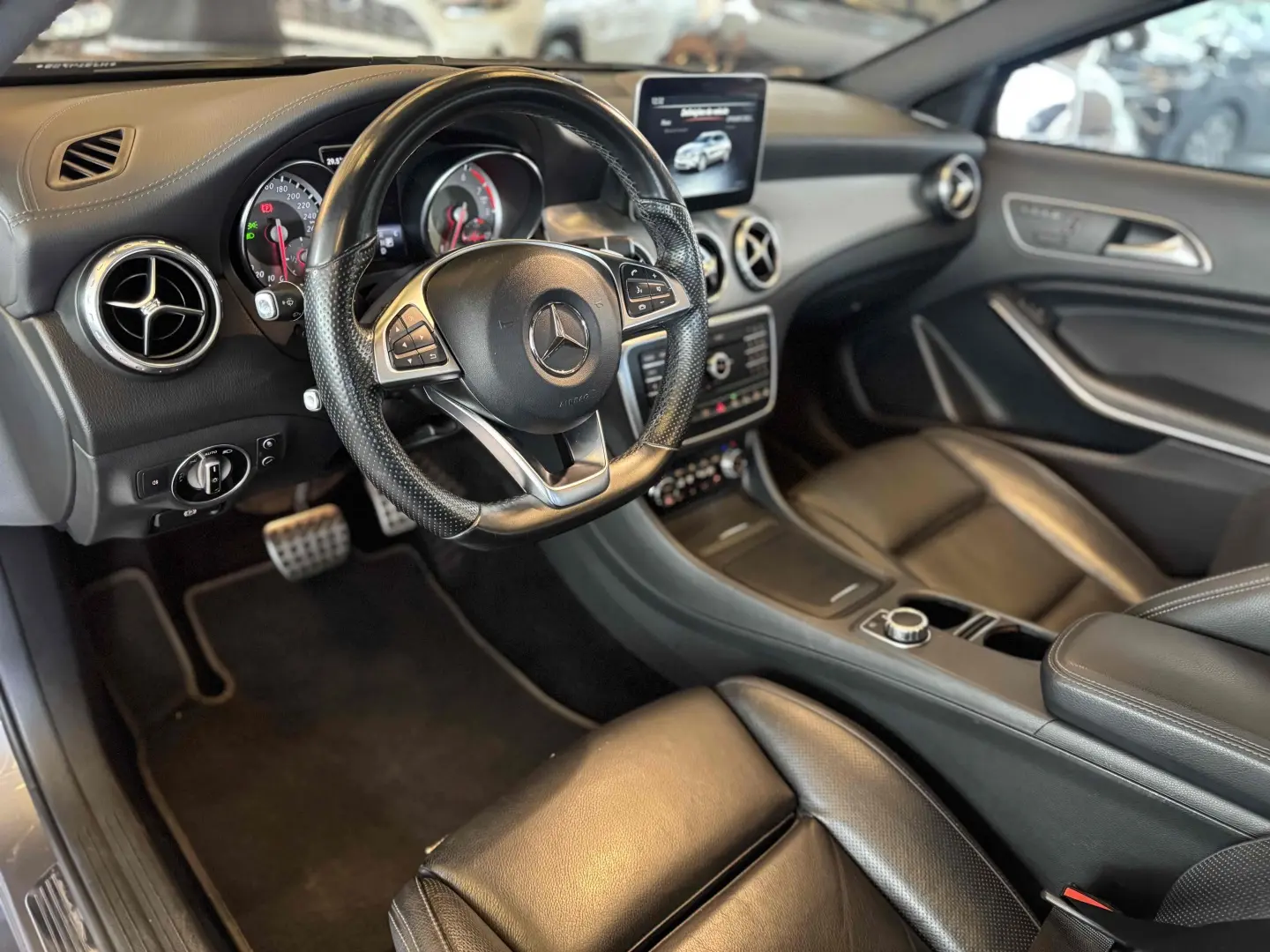 MERCEDES BENZ GLA 250