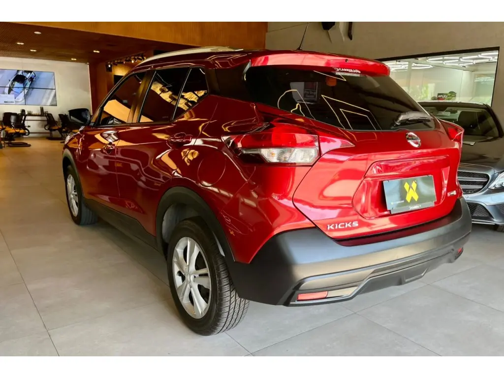 NISSAN KICKS