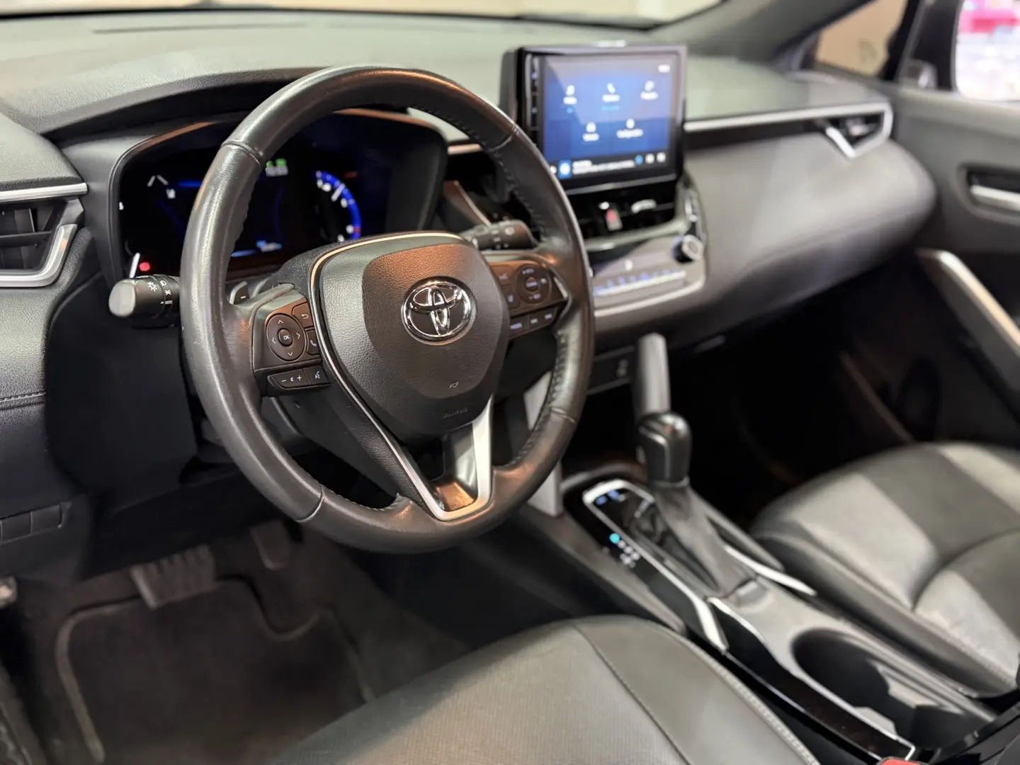 TOYOTA COROLLA CROSS