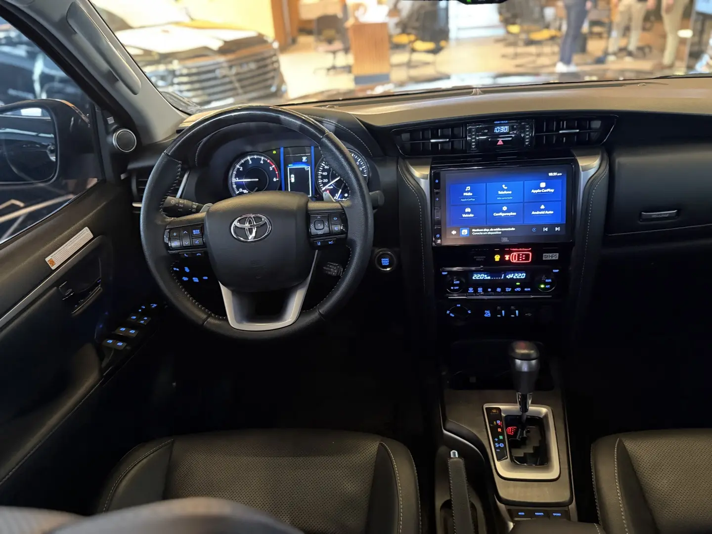 TOYOTA HILUX SW4