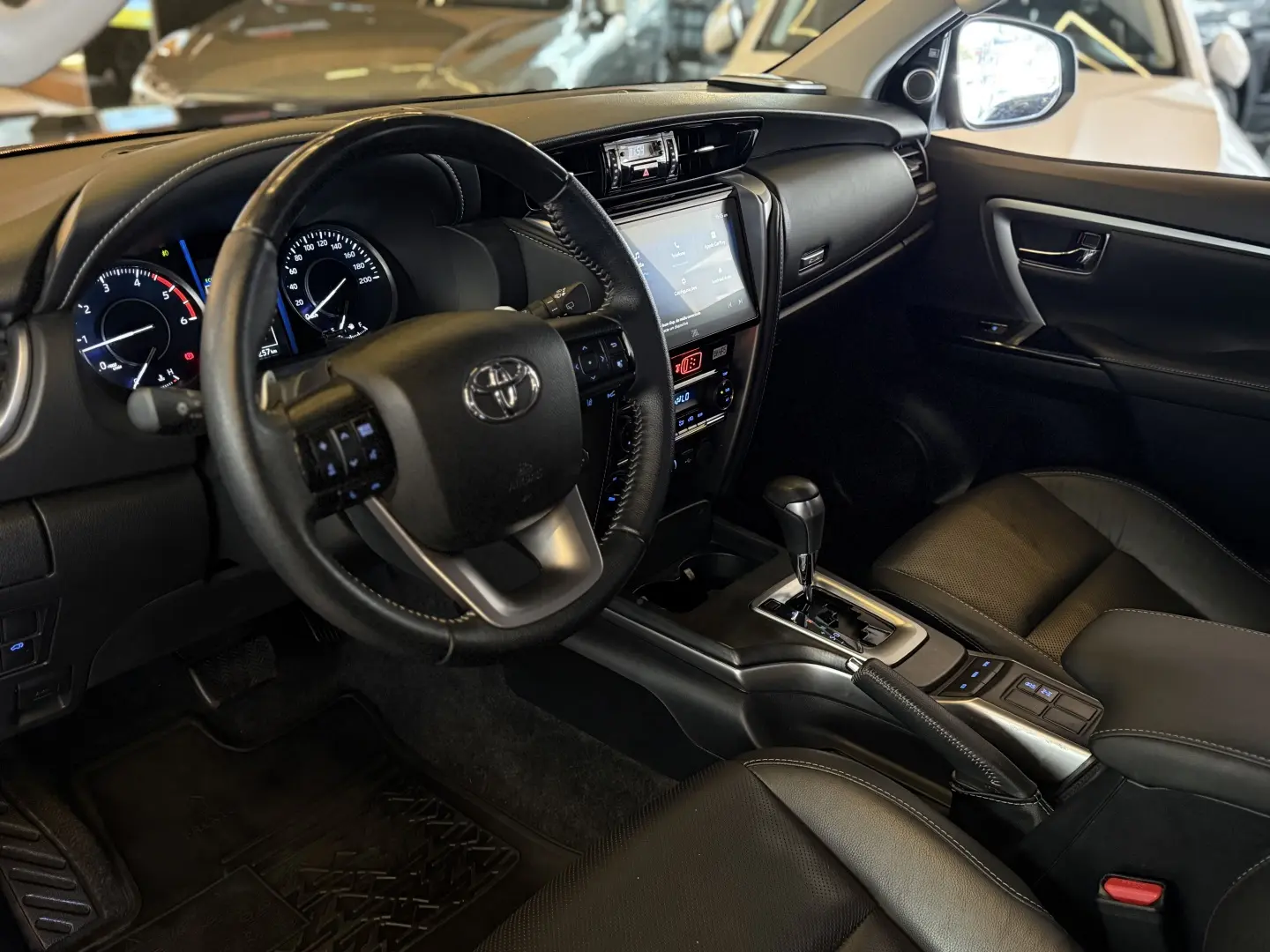 TOYOTA HILUX SW4