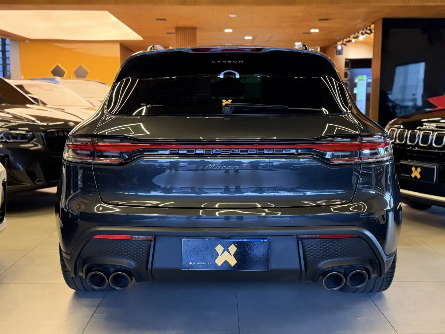 PORSCHE MACAN