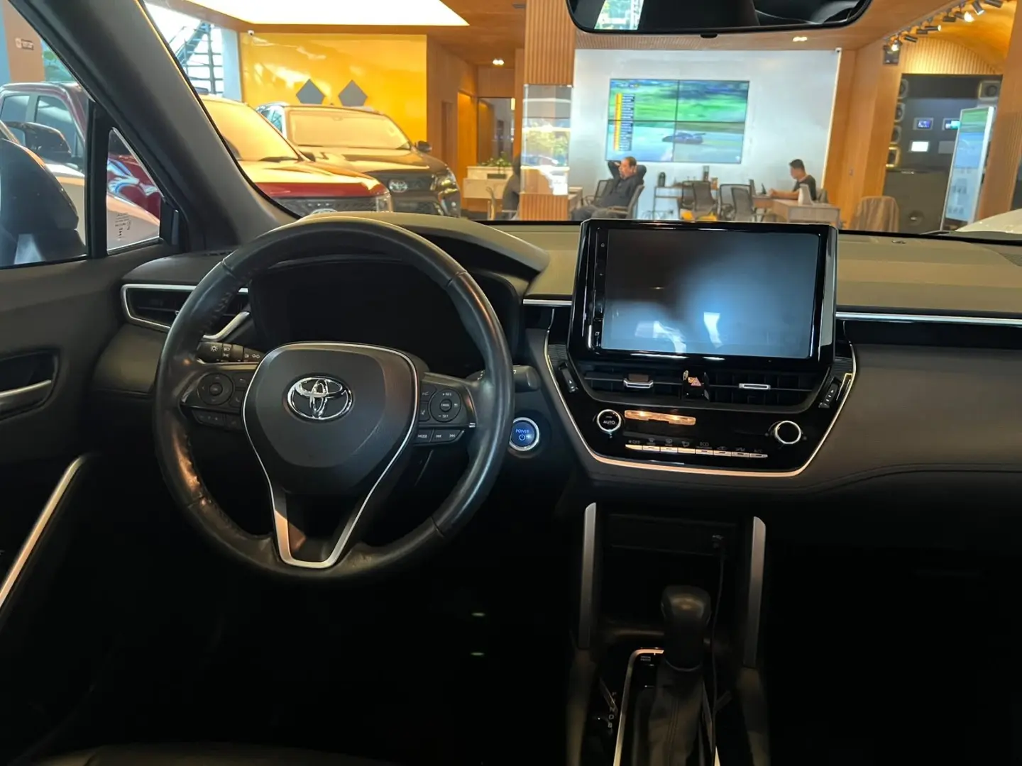 TOYOTA COROLLA CROSS