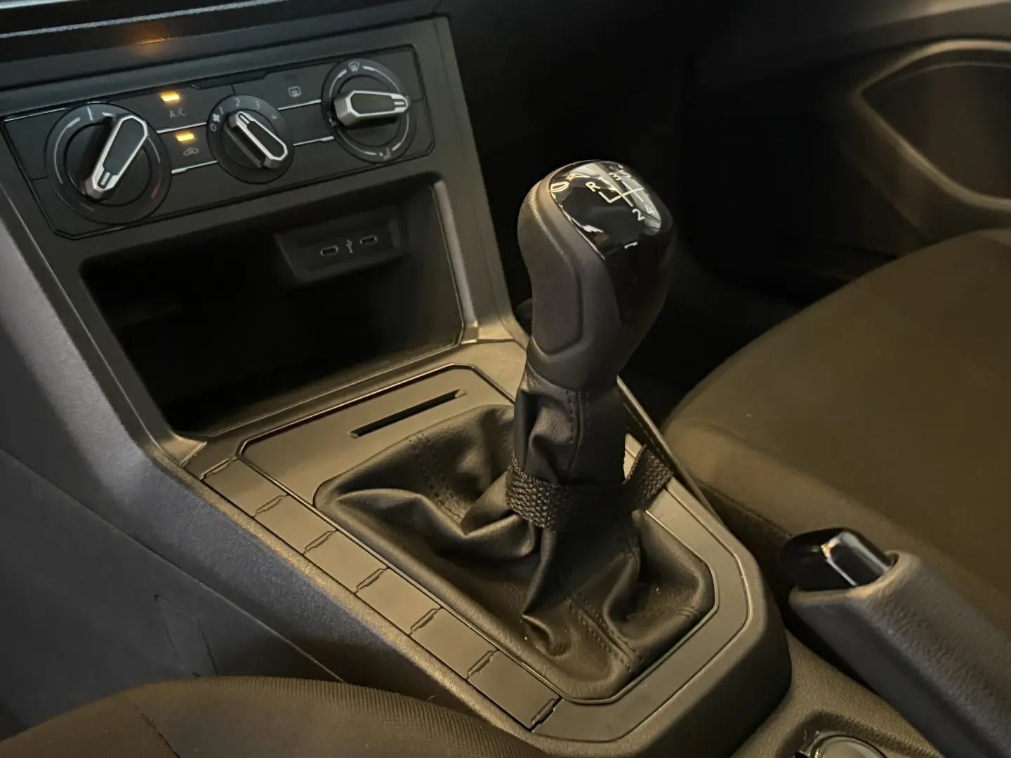VOLKSWAGEN POLO TRACK