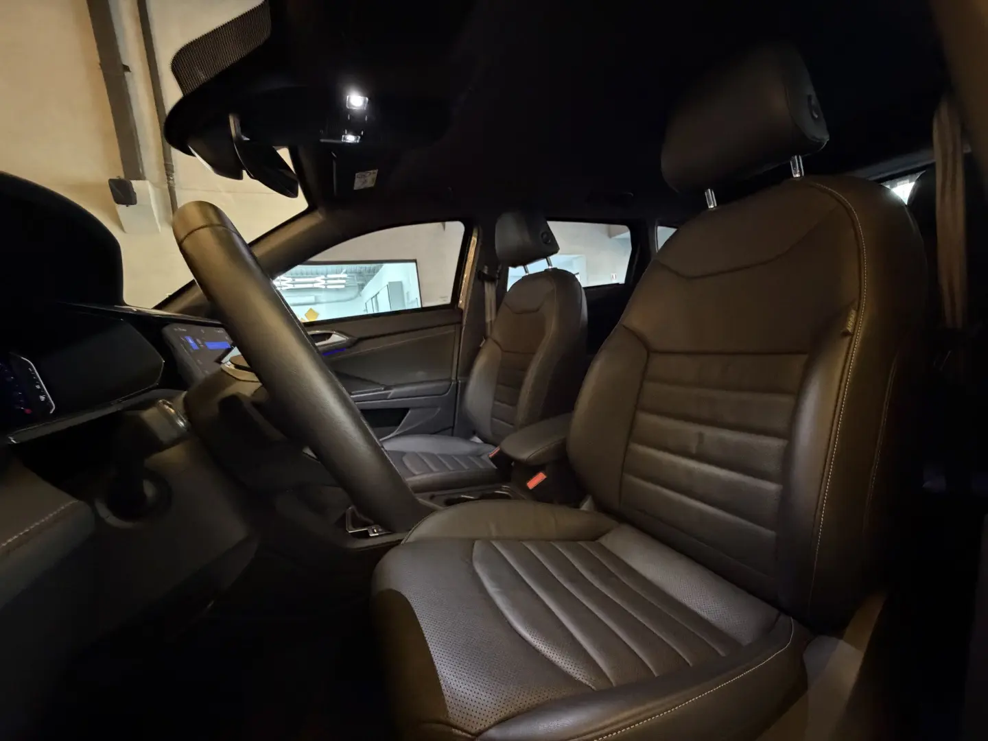 VOLKSWAGEN TAOS