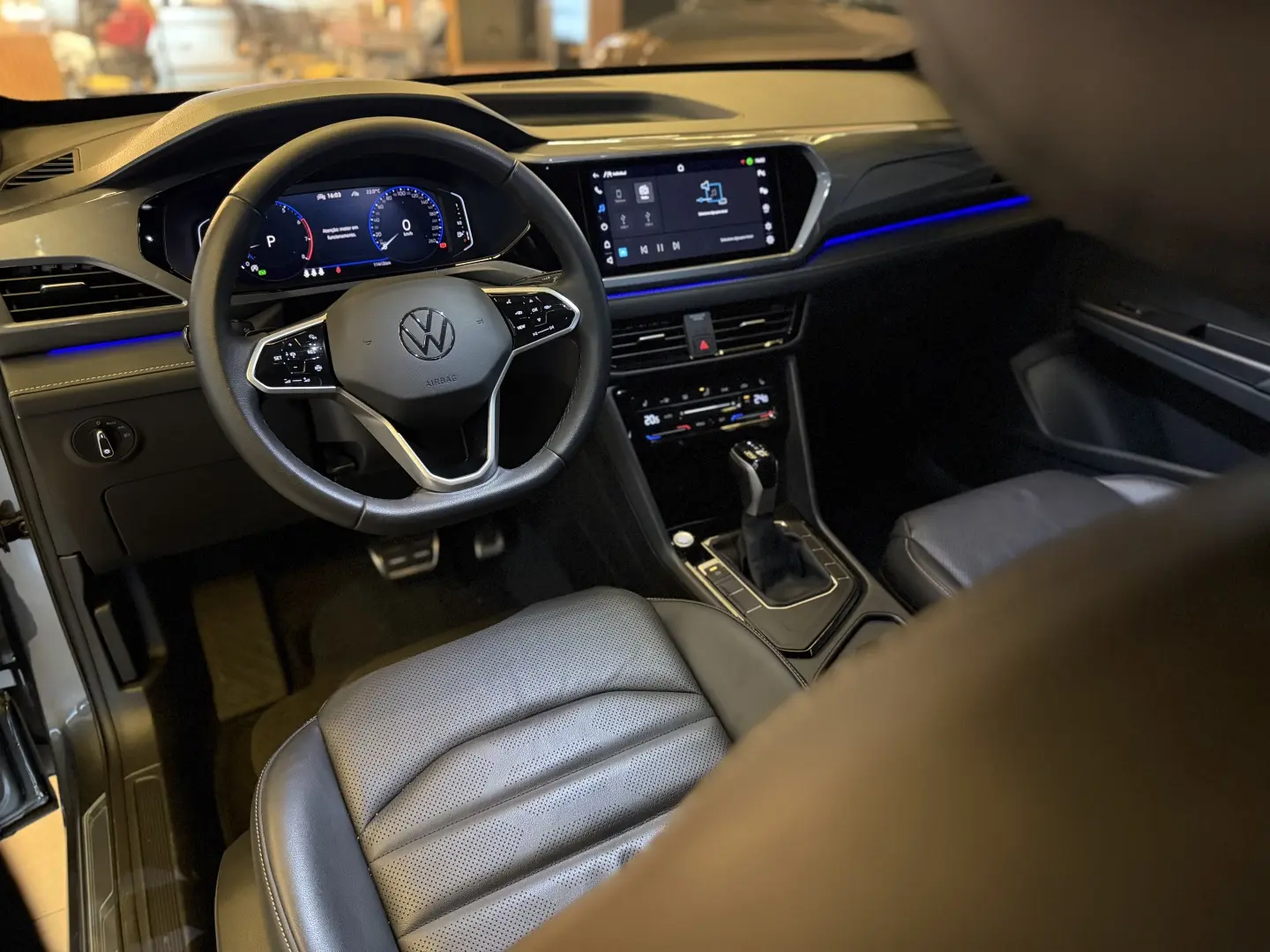 VOLKSWAGEN TAOS