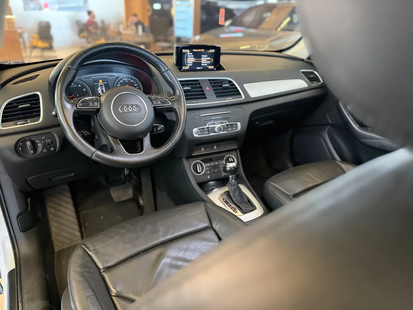 AUDI Q3