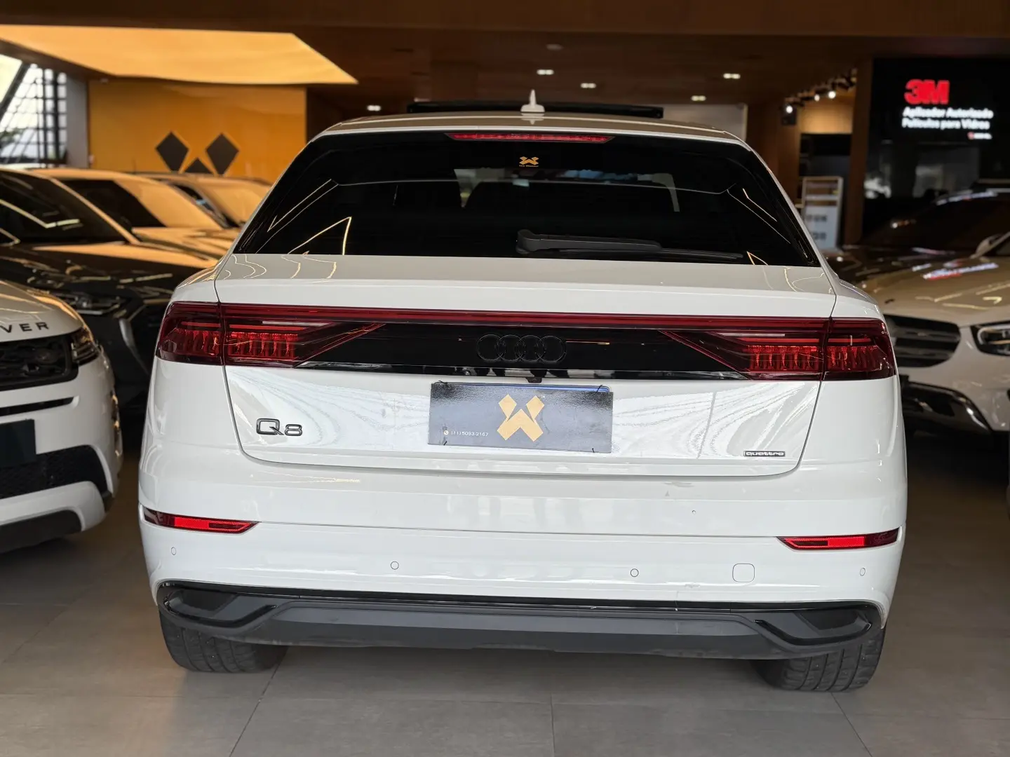 AUDI Q8