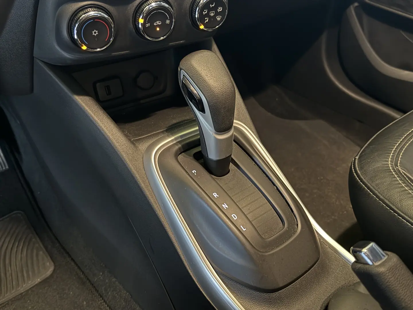 CHEVROLET TRACKER