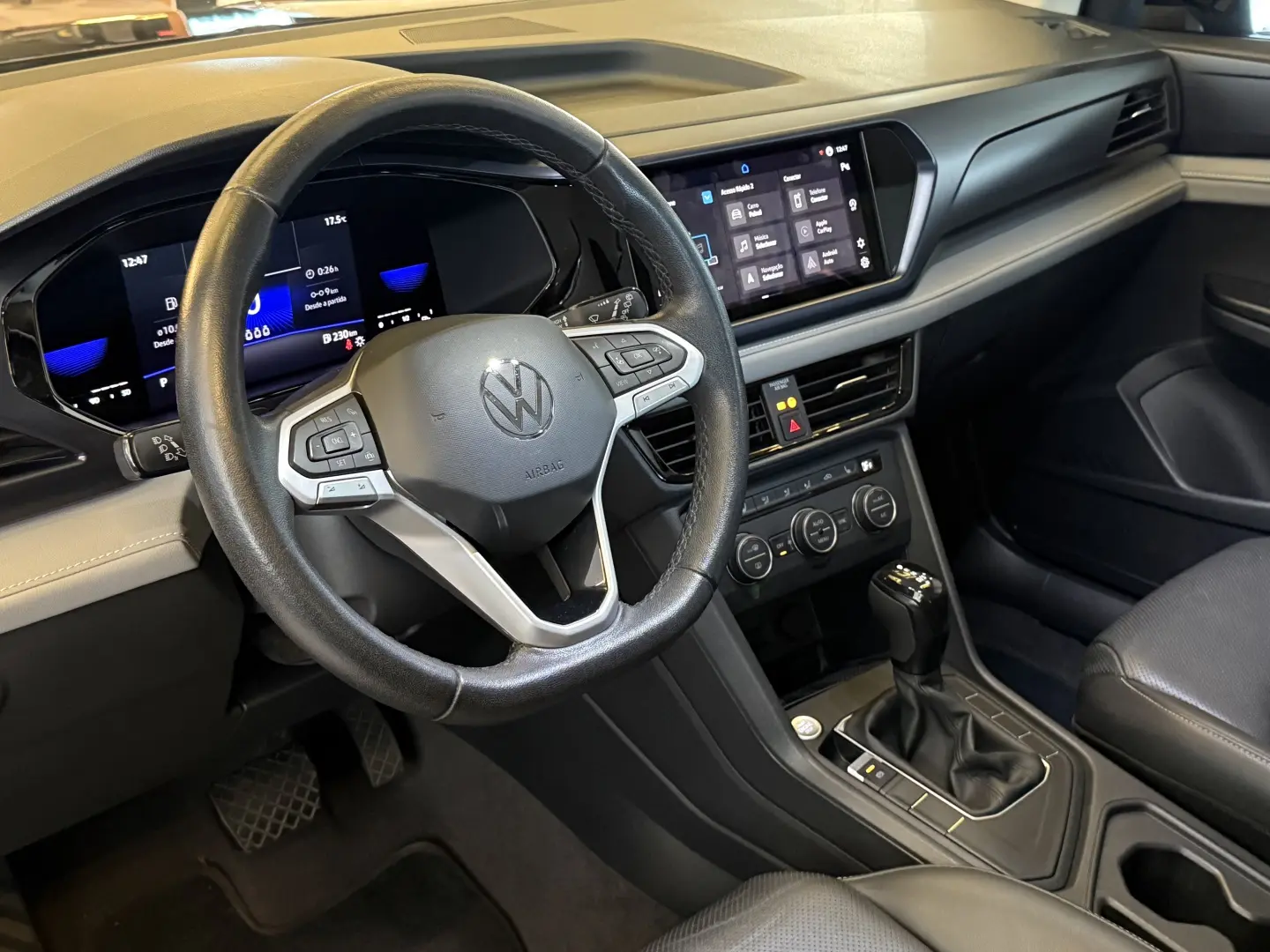 VOLKSWAGEN TAOS