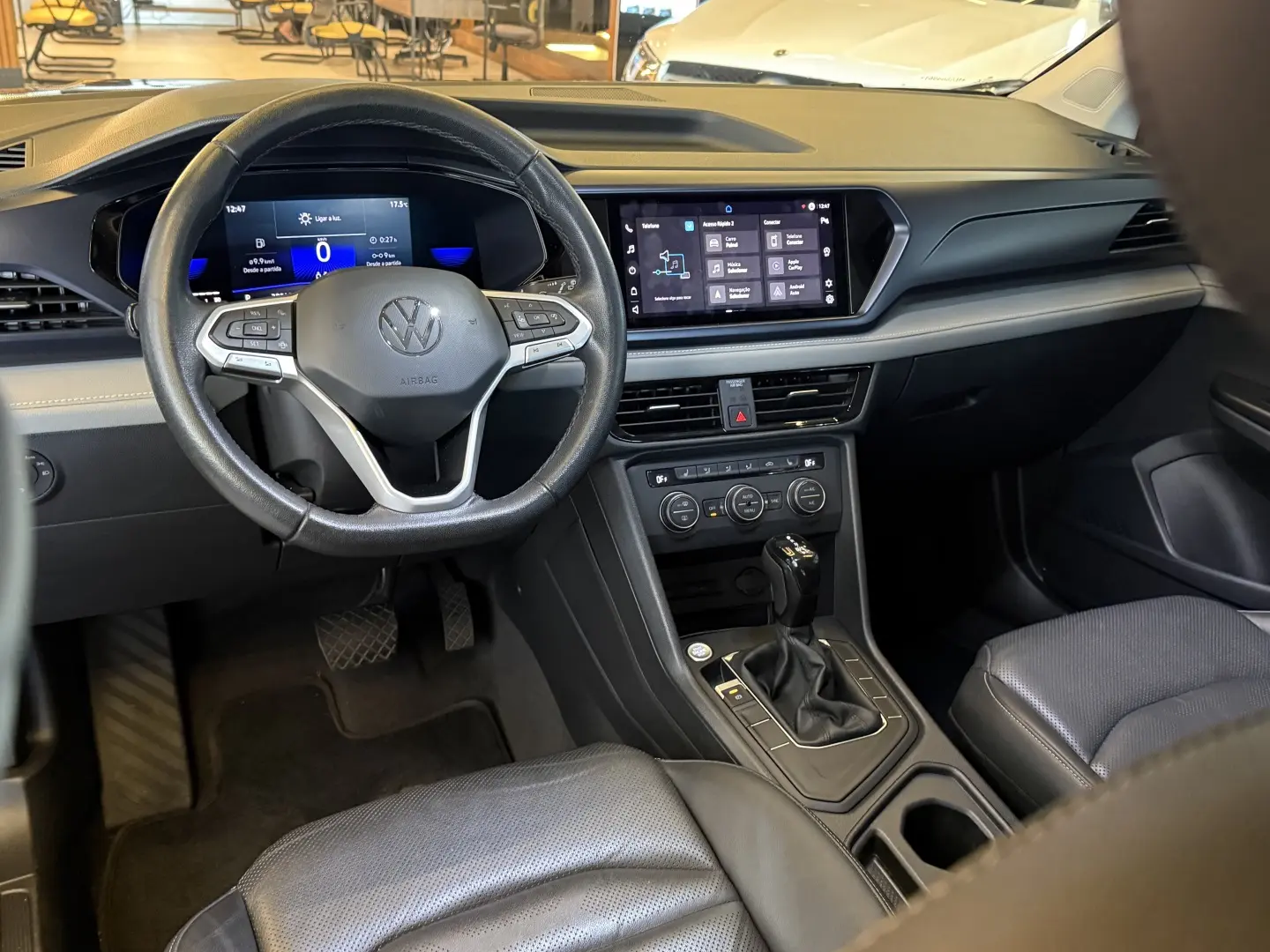 VOLKSWAGEN TAOS