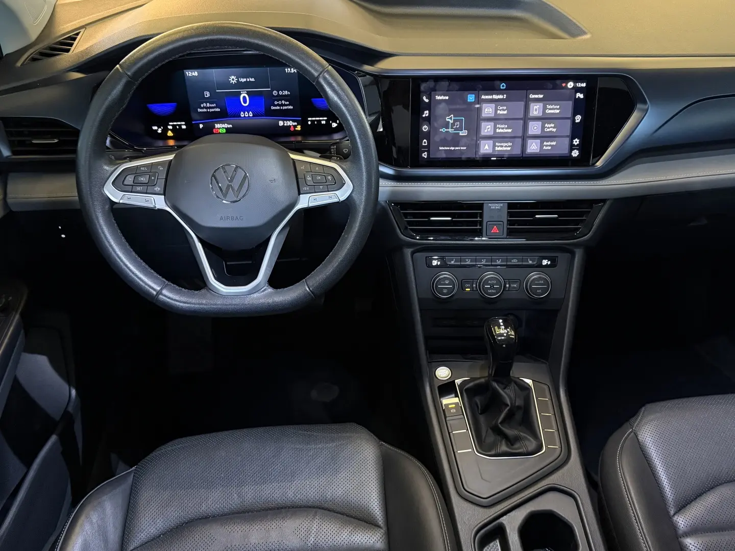 VOLKSWAGEN TAOS