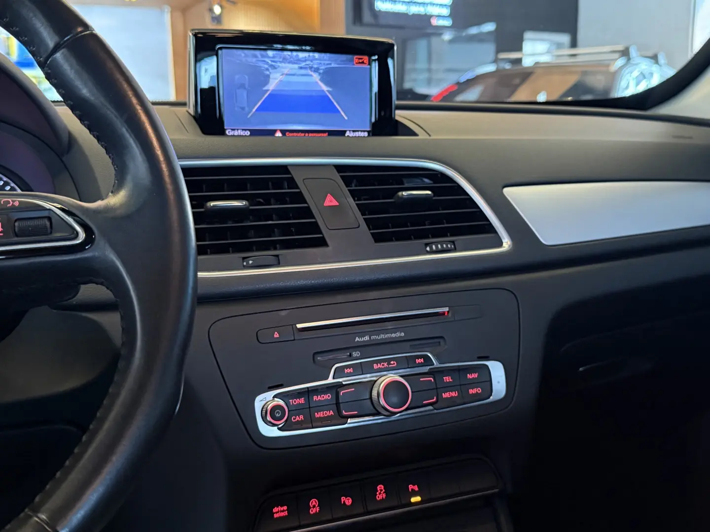 AUDI Q3