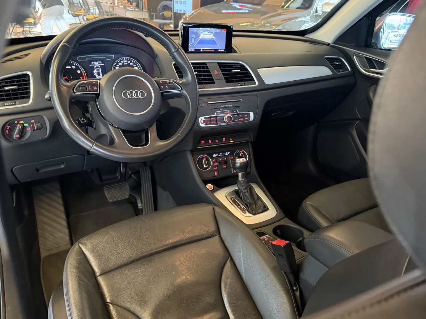 AUDI Q3