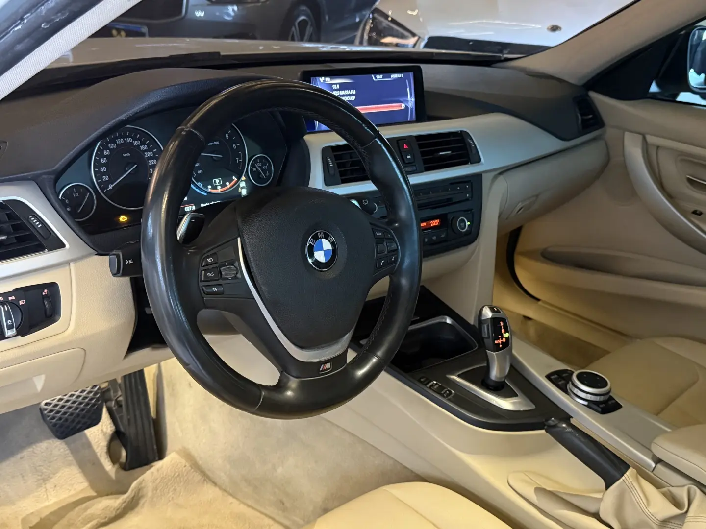 BMW 320I