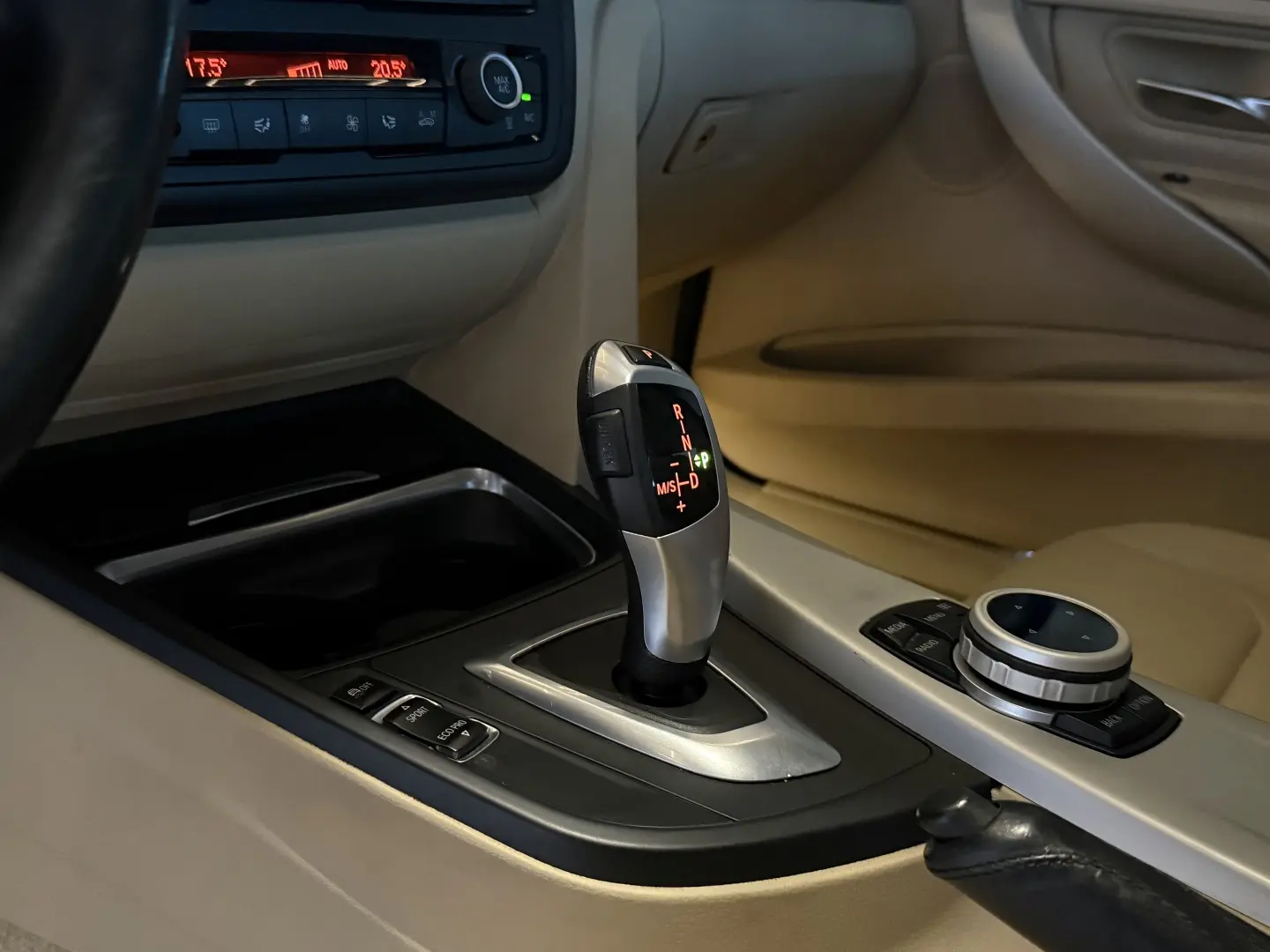 BMW 320I