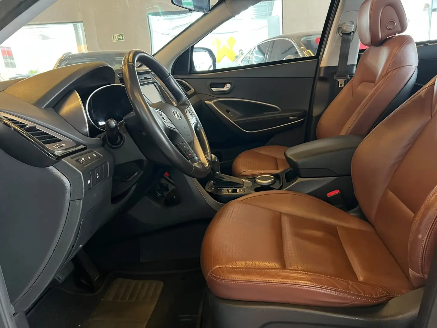 HYUNDAI GRAND SANTA FÉ