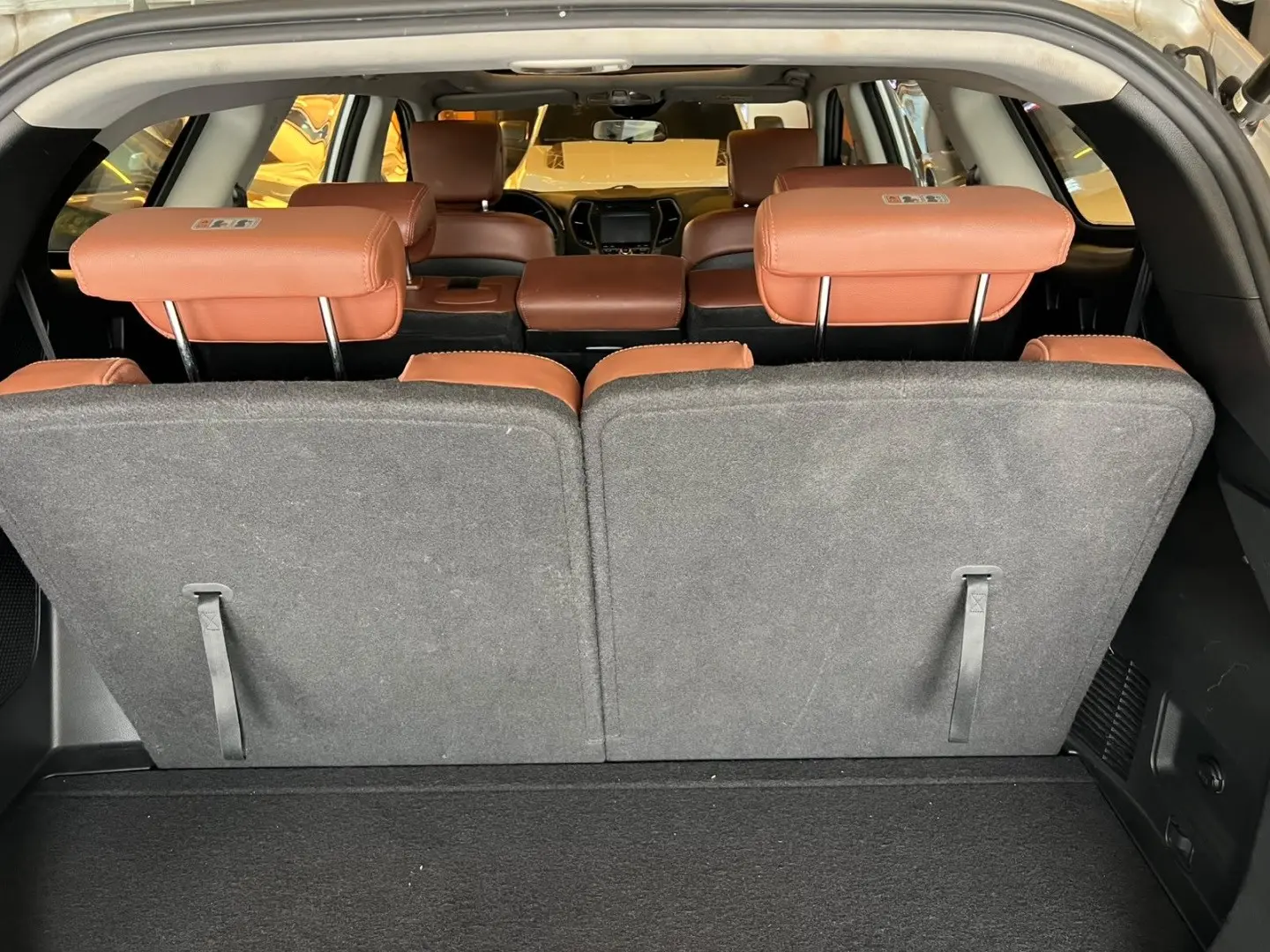 HYUNDAI GRAND SANTA FÉ