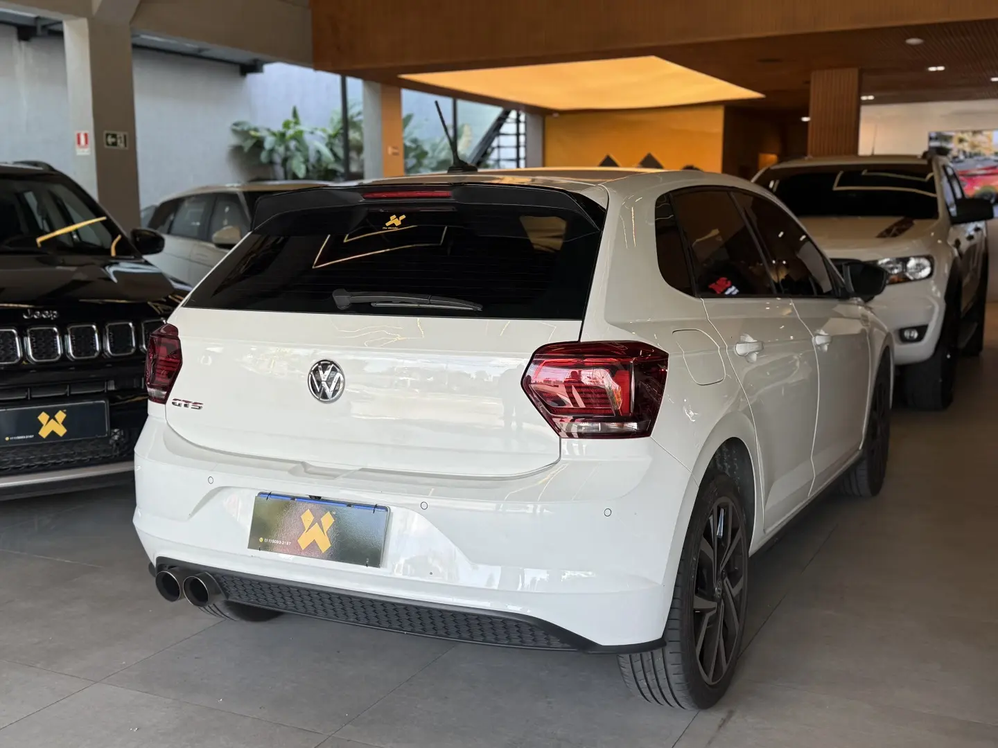 VOLKSWAGEN POLO
