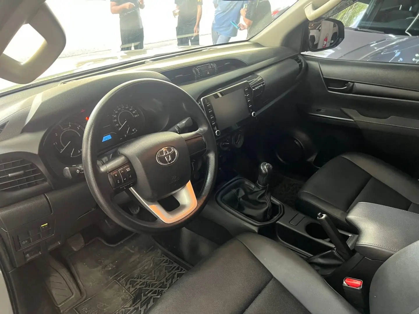 TOYOTA HILUX