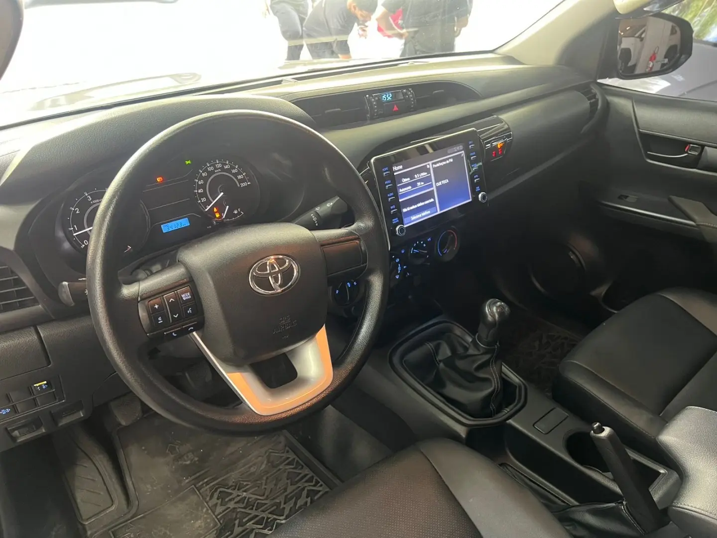 TOYOTA HILUX