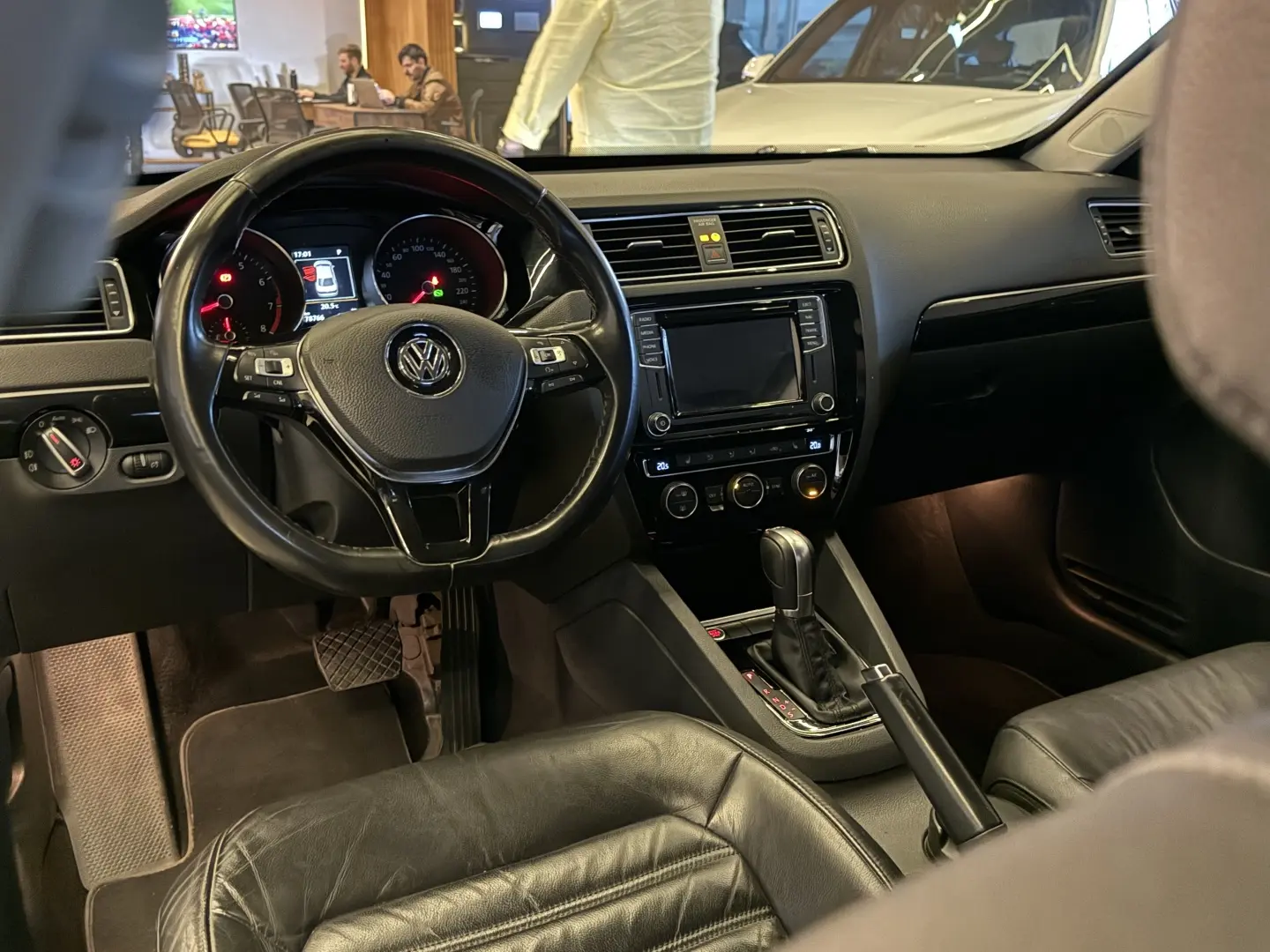 VOLKSWAGEN JETTA
