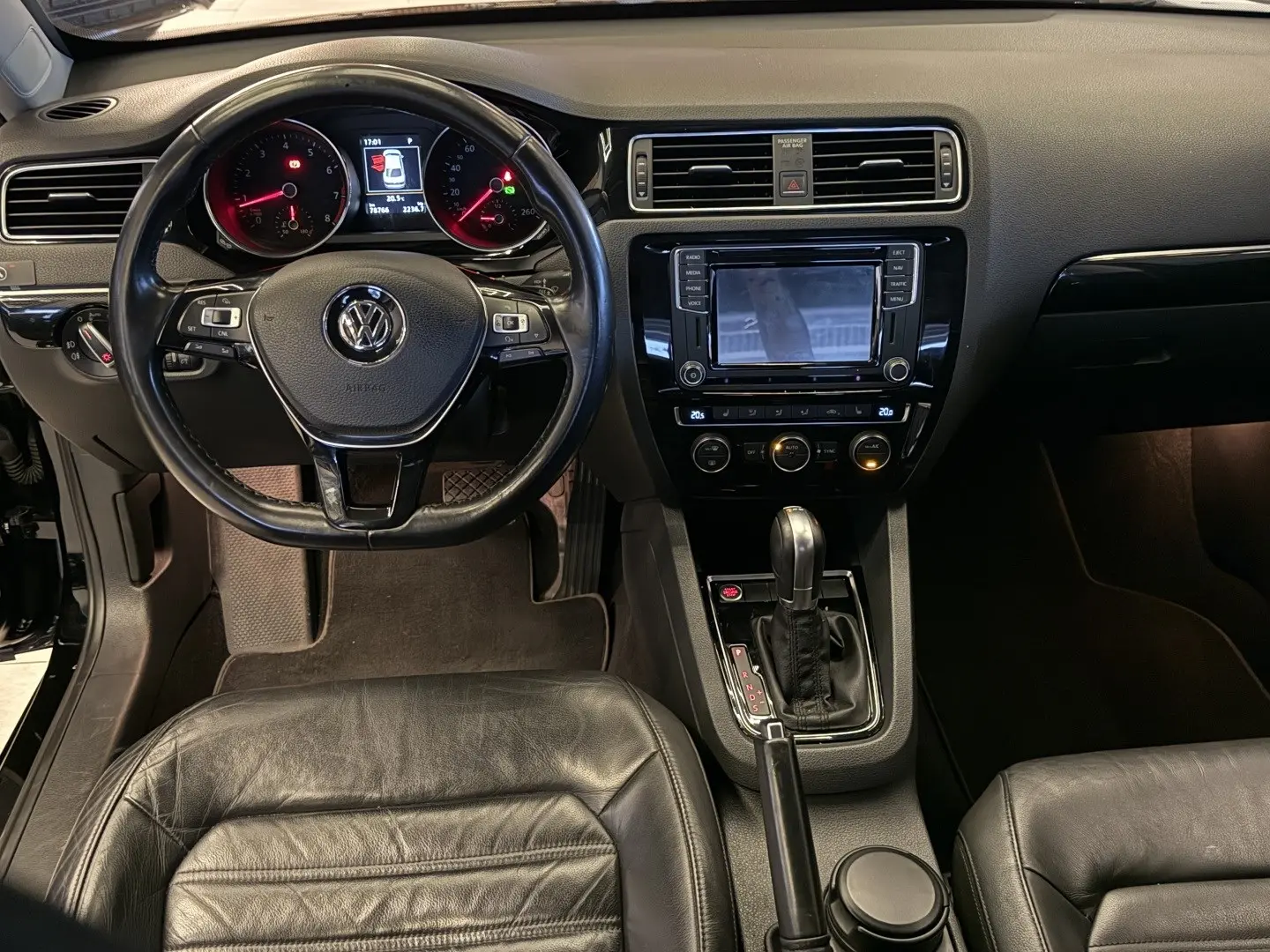 VOLKSWAGEN JETTA